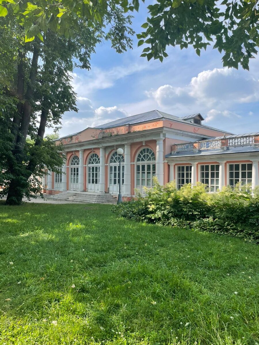 Господский дом в усадьбе Воронцово © "Покажу Москву"