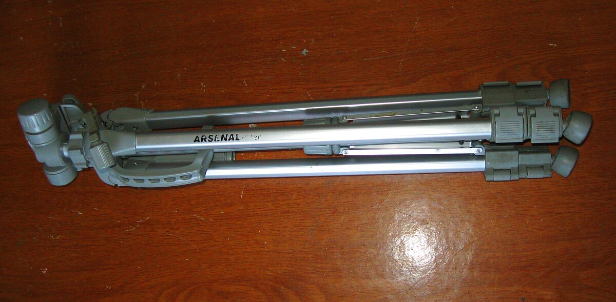 мой штатив, который верой и правдой служит мне уже более 10 лет