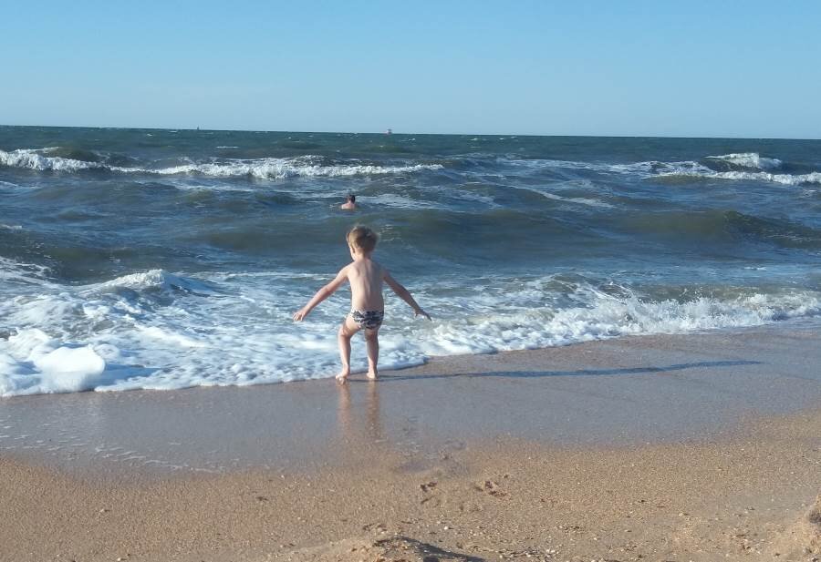 Дети на азовском море