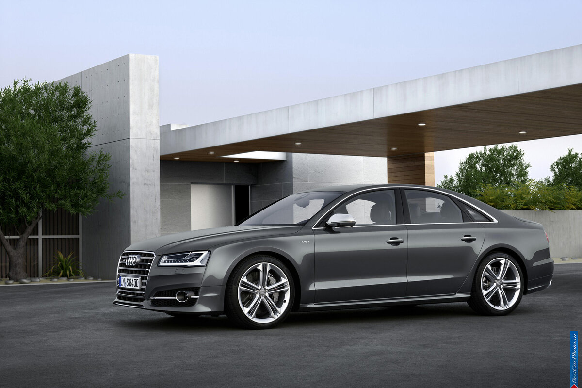 Audi S8.
