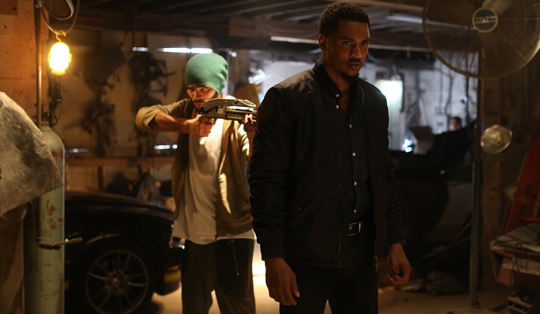 Актёр с дюже странным именем Тройка Песен (Trey Songz)... Хотя тут подсказывают из зала, что он вовсе не актёр, а певец, а в кино захаживает лишь изредка. Что ж, тогда всё логично. 