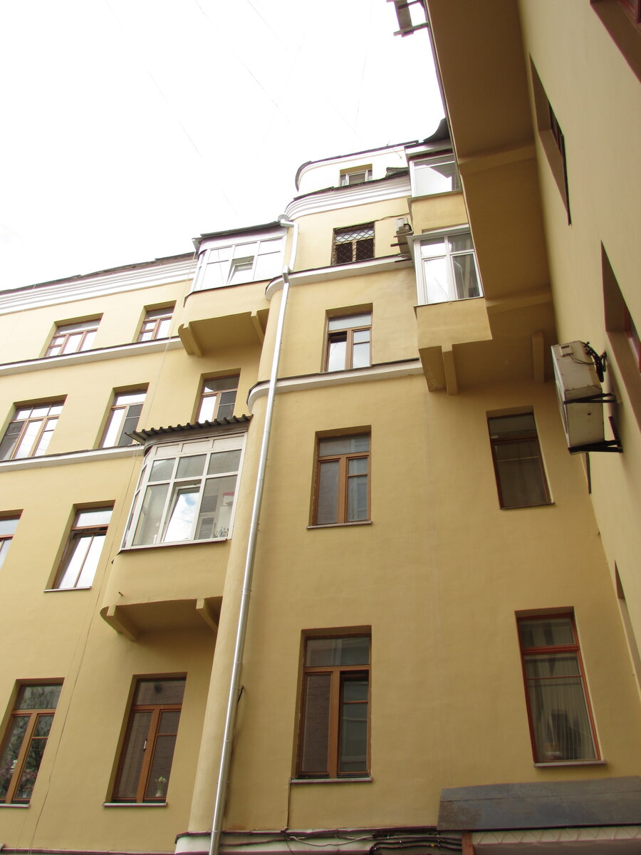 Метро Тульская сталинские пятиэтажки