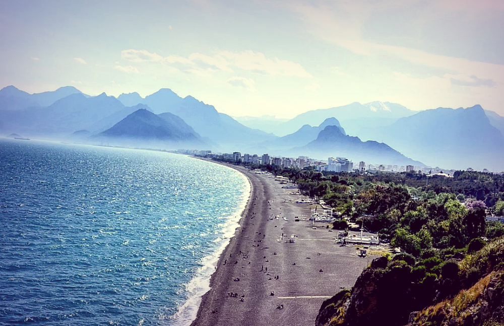 Турция Анталия Море Пляж. Фото взято из открытых источников.