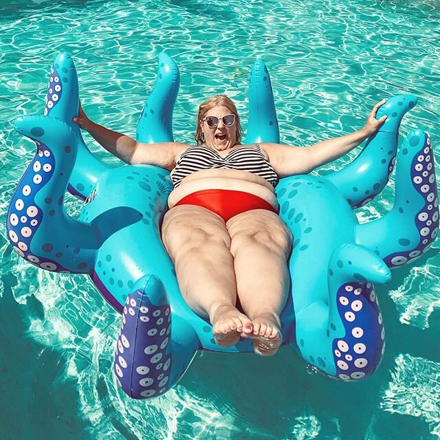 Источник фото: instagram.com/glitterandlazers/?hl=ru