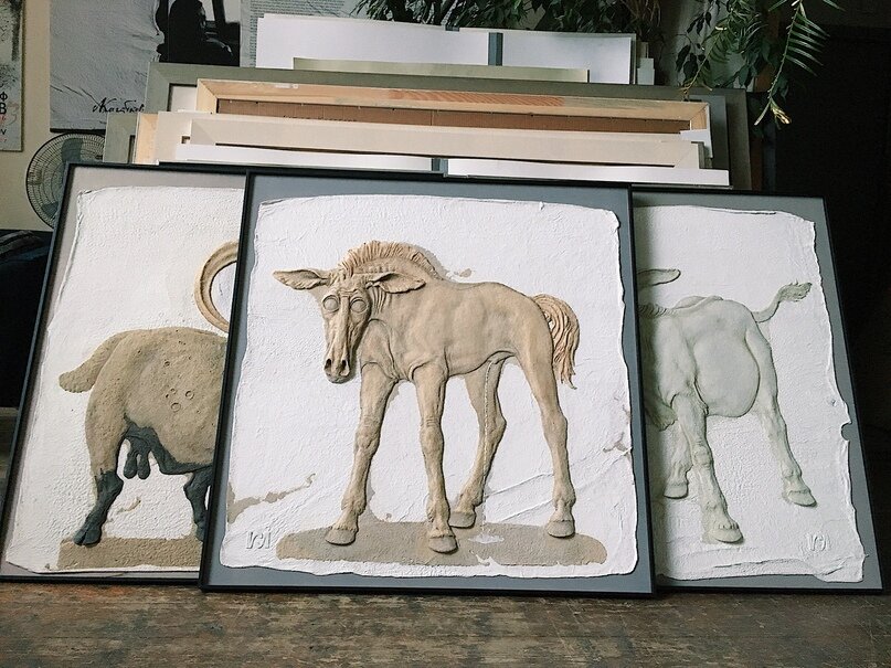                                    Работы Латифа Казбекова в мастерской художника