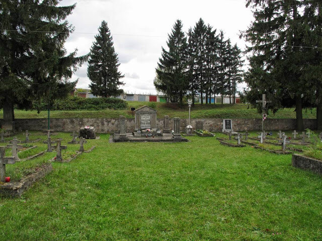  Центральный монумент
