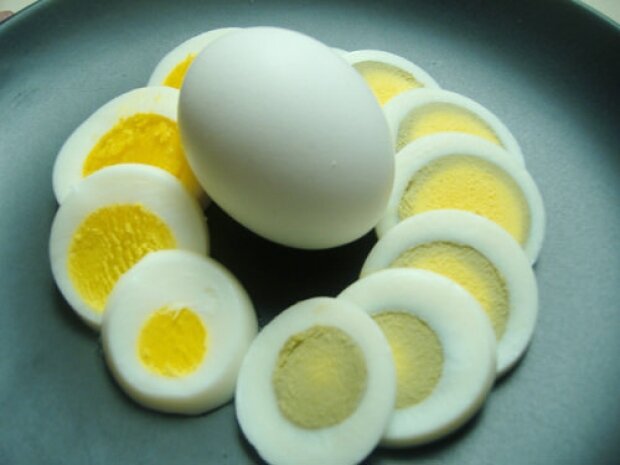Фейк: «В продажу поступили искусственные яйца»