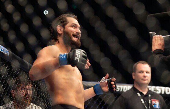 Топовый полусредневес UFC Хорхе Масвидаль надеется вскоре получить титульный шанс. По словам бойца, он готов подождать, пока действующий чемпион дивизиона Камару Усман проведет защиту с топ-претендентом Колби Ковингтоном. Затем Масвидаль нацелен на бой с победителем данного противостояния. 
"Срок моих ожиданий чемпионского поединка превзошел все рамки. Я пытаюсь получить право на титульный бой на протяжении 16 лет. Я помню много лет, много зим, большое количество ночей. Я совершал пробежки под дождем. Спал в машине. Спал в зале. Жил в разных домах. Я прошел долгий путь. Я хочу получить за него компенсацию. Если мне дадут титульный бой, то это, конечно, будет очень хороший поступок.

Я могу стать следующим претендентом для победителя боя Колби Ковингтон - Камару Усман. В UFC есть и другие поединки для меня. Я доволен опциями, которые мне предлагают. Мы будем держать их в уме. Я просто хочу участвовать в самых крупных боях, которые можно устроить. Я пытаюсь это делать с тех пор, как пришел в UFC", - заявил Хорхе Масвидаль.

Напомним, Масвидаль высказался насчет возможного поединка против Леона Эдвардса



Источник: https://fightnews.info/horhe-masvidal-hochet-dratsya-s-pobeditelem-boya-usman-kovingtonТоповый полусредневес UFC Хорхе Масвидаль надеется вскоре получить титульный шанс. По словам бойца, он готов подождать, пока действующий чемпион дивизиона Камару Усман проведет защиту с топ-претендентом Колби Ковингтоном. Затем Масвидаль нацелен на бой с победителем данного противостояния. 
"Срок моих ожиданий чемпионского поединка превзошел все рамки. Я пытаюсь получить право на титульный бой на протяжении 16 лет. Я помню много лет, много зим, большое количество ночей. Я совершал пробежки под дождем. Спал в машине. Спал в зале. Жил в разных домах. Я прошел долгий путь. Я хочу получить за него компенсацию. Если мне дадут титульный бой, то это, конечно, будет очень хороший поступок.

Я могу стать следующим претендентом для победителя боя Колби Ковингтон - Камару Усман. В UFC есть и другие поединки для меня. Я доволен опциями, которые мне предлагают. Мы будем держать их в уме. Я просто хочу участвовать в самых крупных боях, которые можно устроить. Я пытаюсь это делать с тех пор, как пришел в UFC", - заявил Хорхе Масвидаль.

Напомним, Масвидаль высказался насчет возможного поединка против Леона Эдвардса



Источник: https://fightnews.info/horhe-masvidal-hochet-dratsya-s-pobeditelem-boya-usman-kovingtonТоповый полусредневес UFC Хорхе Масвидаль надеется вскоре получить титульный шанс. По словам бойца, он готов подождать, пока действующий чемпион дивизиона Камару Усман проведет защиту с топ-претендентом Колби Ковингтоном. Затем Масвидаль нацелен на бой с победителем данного противостояния. 
"Срок моих ожиданий чемпионского поединка превзошел все рамки. Я пытаюсь получить право на титульный бой на протяжении 16 лет. Я помню много лет, много зим, большое количество ночей. Я совершал пробежки под дождем. Спал в машине. Спал в зале. Жил в разных домах. Я прошел долгий путь. Я хочу получить за него компенсацию. Если мне дадут титульный бой, то это, конечно, будет очень хороший поступок.

Я могу стать следующим претендентом для победителя боя Колби Ковингтон - Камару Усман. В UFC есть и другие поединки для меня. Я доволен опциями, которые мне предлагают. Мы будем держать их в уме. Я просто хочу участвовать в самых крупных боях, которые можно устроить. Я пытаюсь это делать с тех пор, как пришел в UFC", - заявил Хорхе Масвидаль.

Напомним, Масвидаль высказался насчет возможного поединка против Леона Эдвардса



Источник: https://fightnews.info/horhe-masvidal-hochet-dratsya-s-pobeditelem-boya-usman-kovington