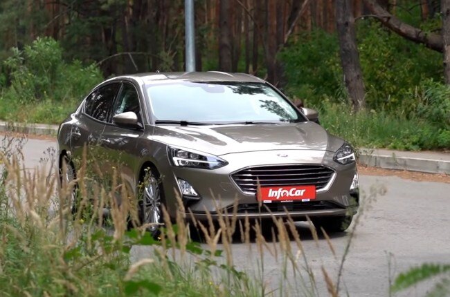 Ford Focus вид спереди