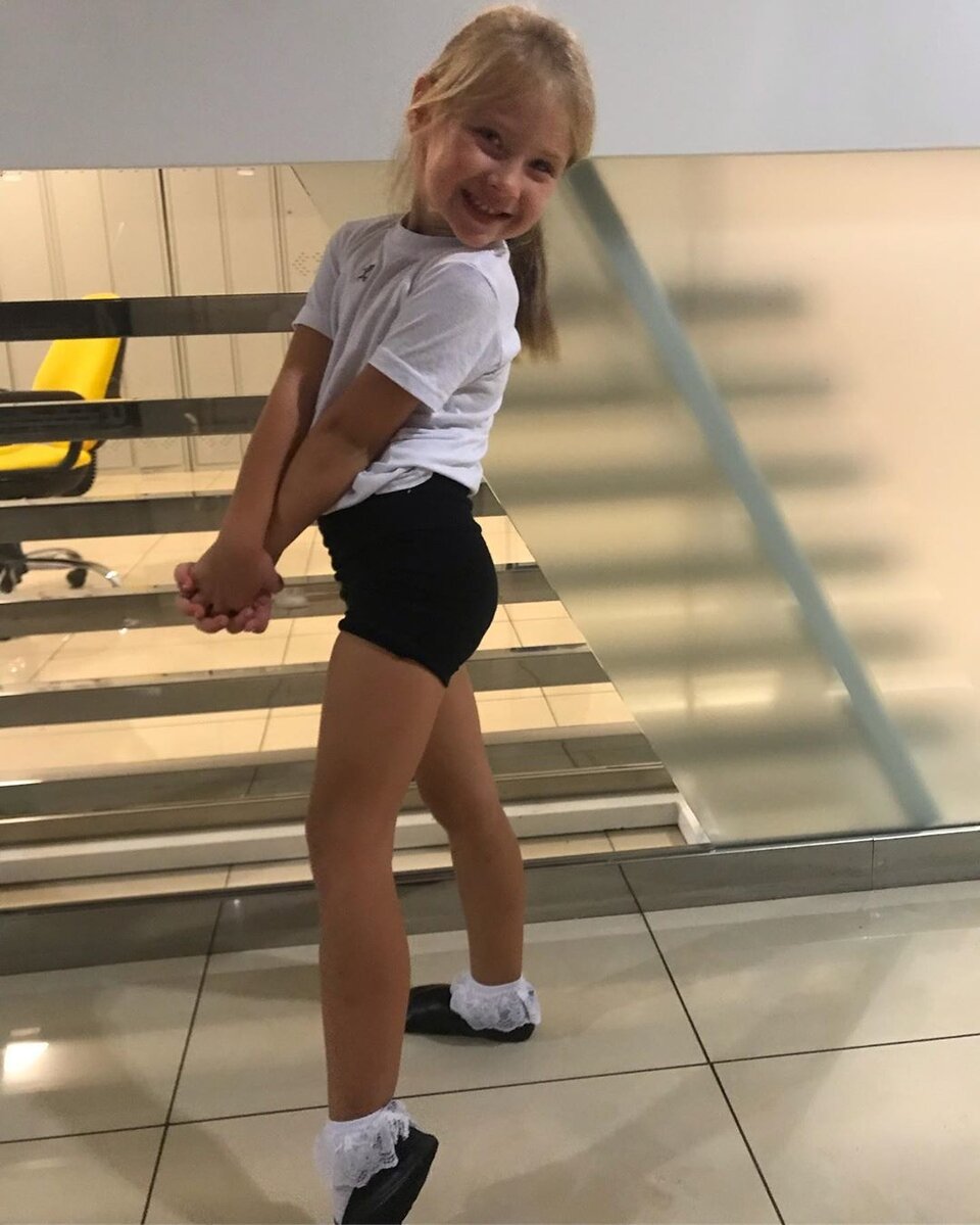 Юная гимнастка Александра Камирен
​Фото: «Инстаграм»
