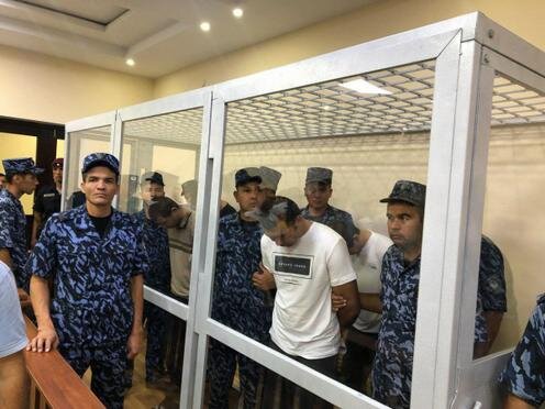  Обвиняемые по делу об убийстве семьи из пяти человек.. Фото с сайта nuz.uz