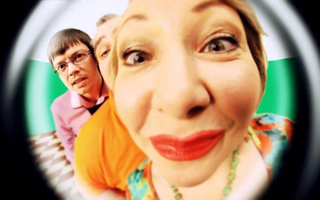 Сосед, открывай а то мы полицию вызовем!