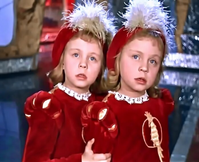 Кадр из фильма "Королевство кривых зеркал" 