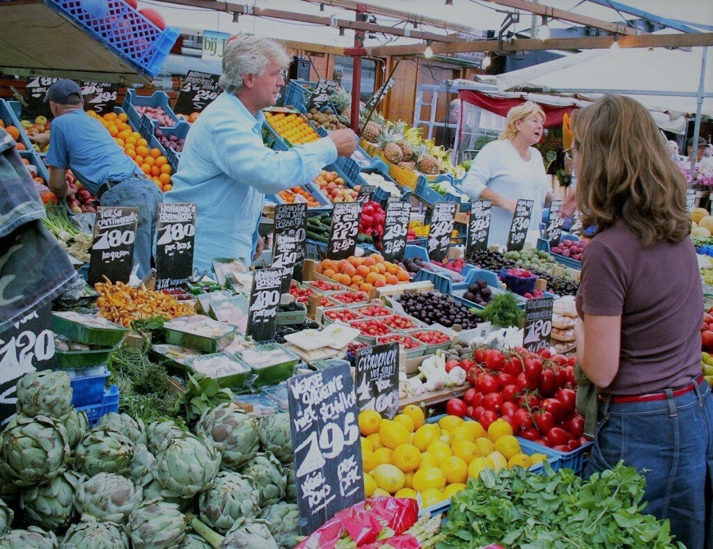Фруктовый рынок. Продовольственный рынок. Сбыт фермерской продукции. Рынок овощей и фруктов. На рынке продукция уникальна.