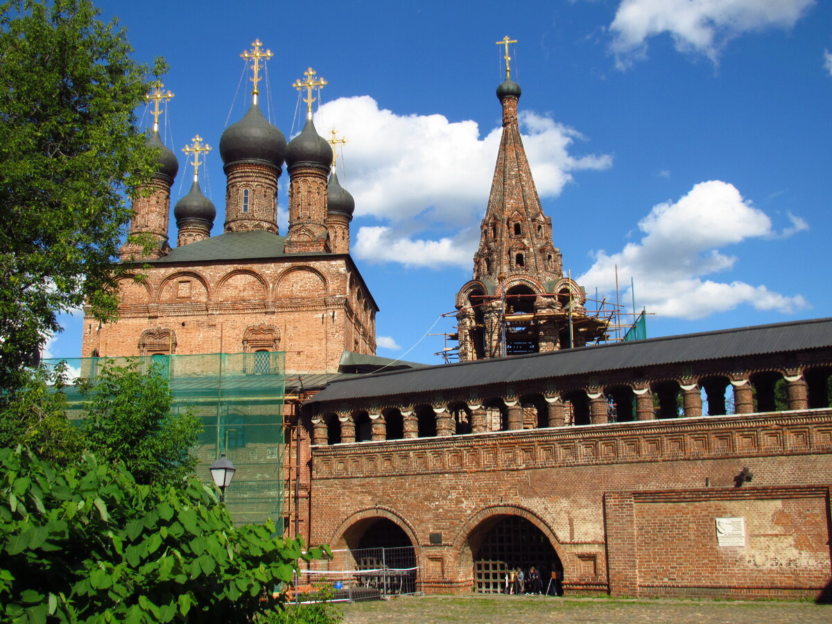 Крутицкое подворье в Москве