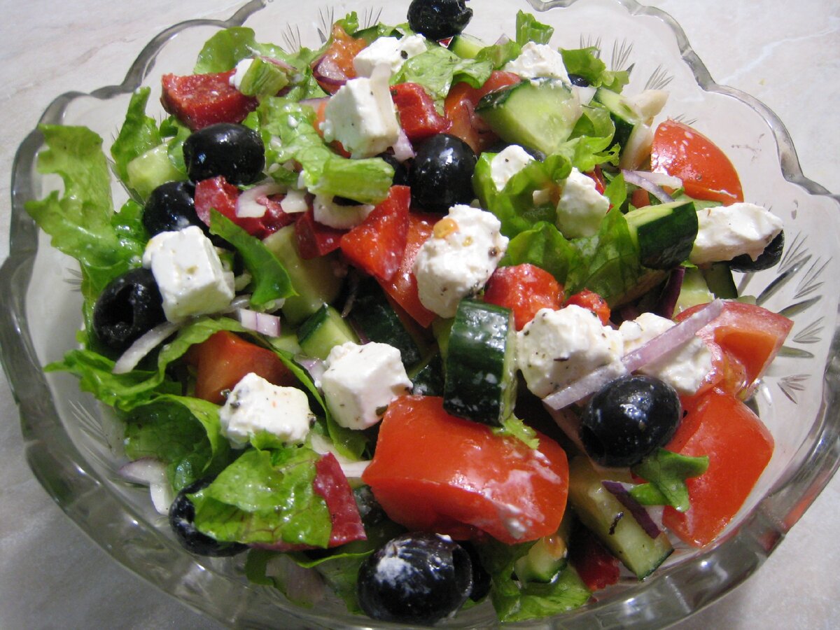 Простой рецепт греческого салата в домашних