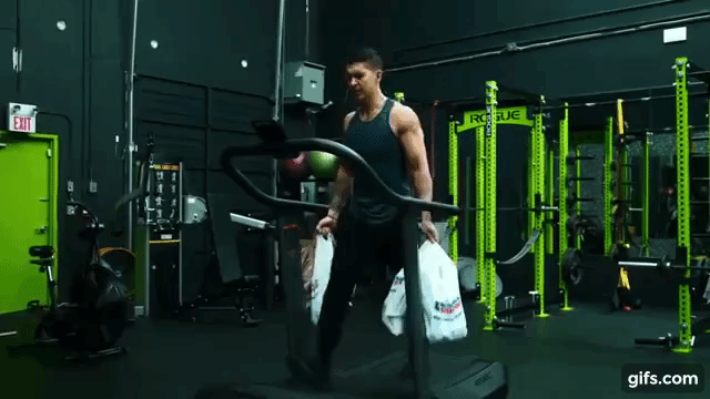 Крепкие запястья полезны и в зале, и в обычной жизни