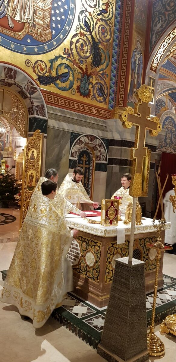 Богослужение в храме