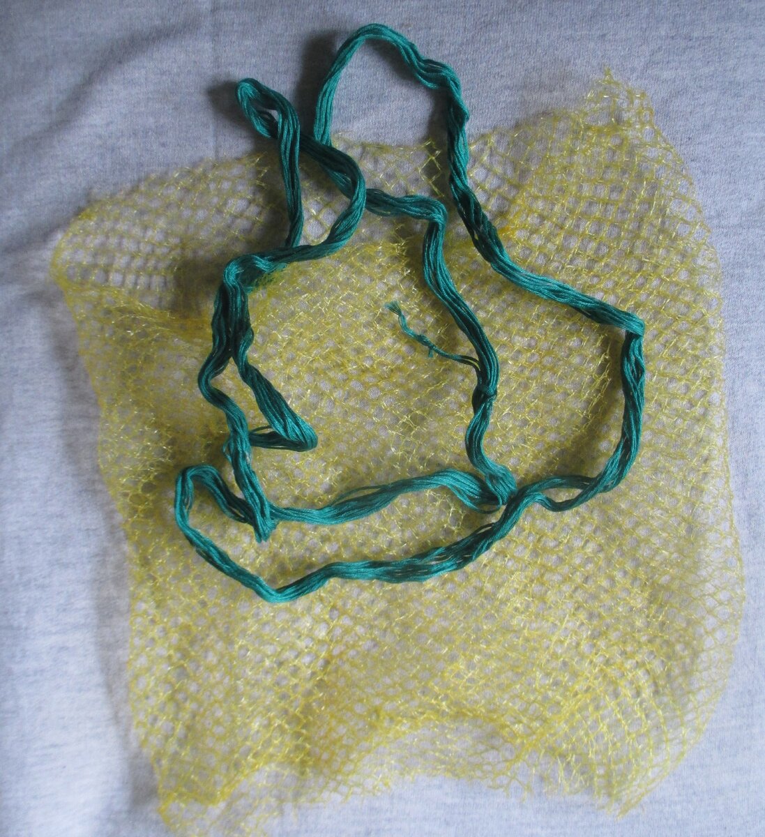 Заготовка и нитки