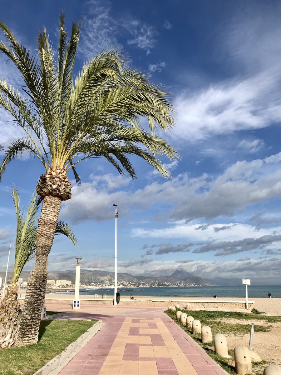El Campello. Солнце, море, горы, пляж