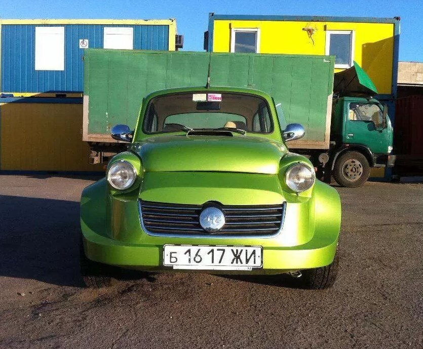 Зеленый «недо-Жучара»