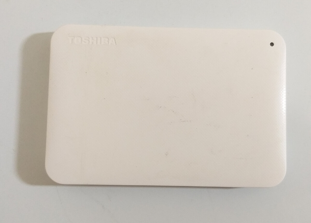 Вот такой внешний жесткий диск HDD Toshiba Canvio Basics USB-C объемом в 1TB