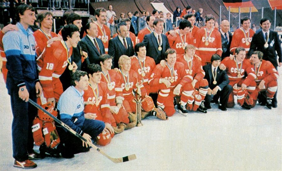 Изображение с яндекс.картинки (чемпионский состав СССР на первенстве мира -1983)