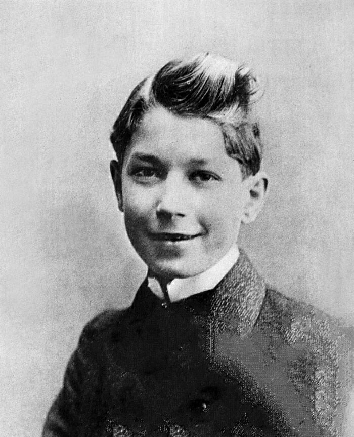 Морис Шевалье в детстве