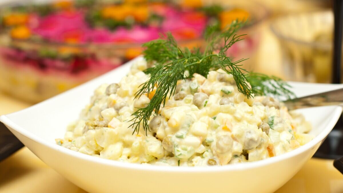    Салат оливье © Fotolia / rauf_ashrafov