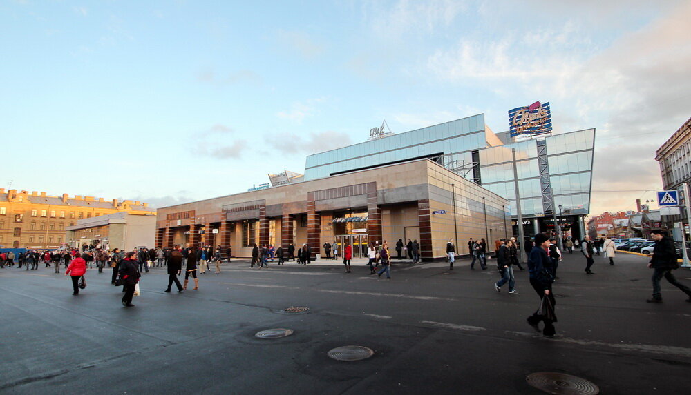 Садовая спасская метро. Метро Сенная Садовая Спасская. Станция метро Спасская Санкт-Петербург. Спасская Сенная площадь. Метро Сенная площадь вестибюль.