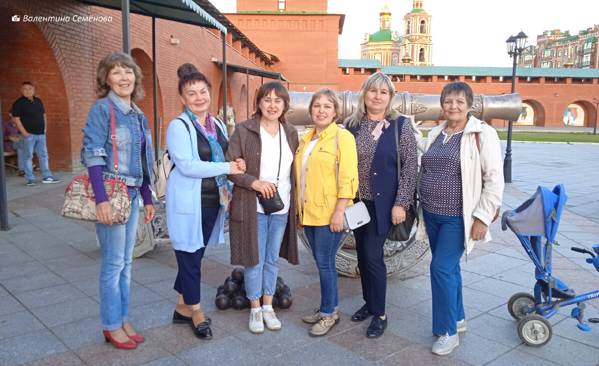 Туныктышо-влак (шола гыч пурлашке): 
Михеева Валентина Сергеевна, 
Никитина Людмила Николаевна,
Шабдарова Раисия Арсентьевна,
Васильева Татьяна Ивановна,
 Кузнецова Нина Ильинична,
Кельдыбай Татьяна Сергеевна.