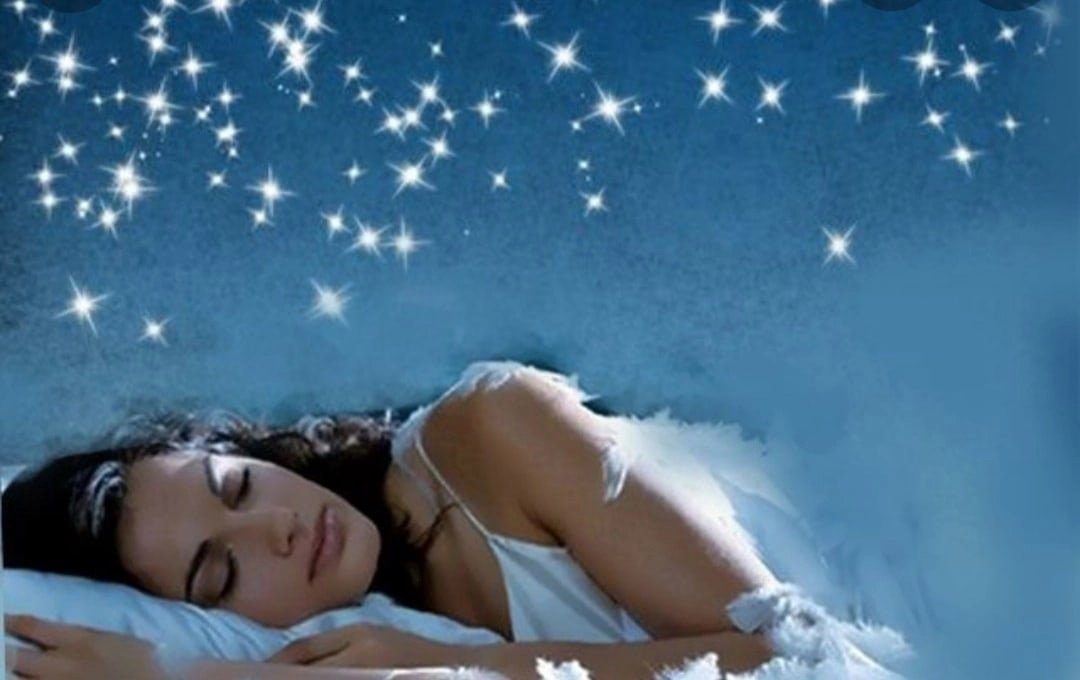 К чему снится красивый человек. Спать под звездами. Ночь сон звезды. Сон под звездами. Сновидения звезды.