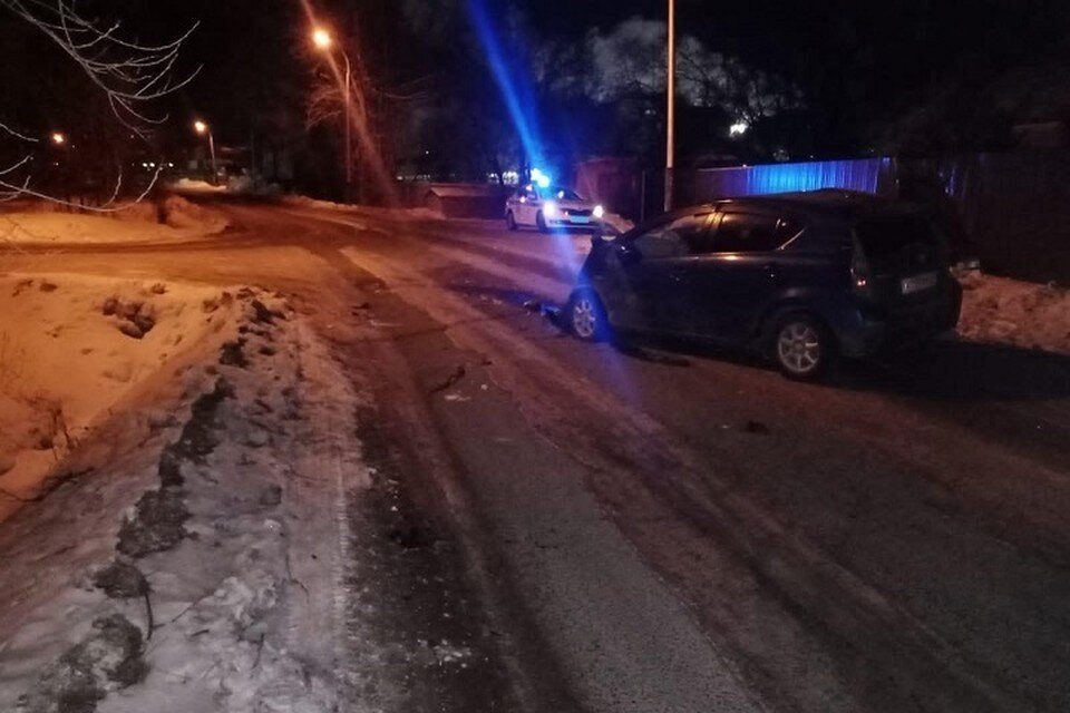     Два автомобиля разбились в Хабаровске 16 января  УГИБДД по г.Хабаровску