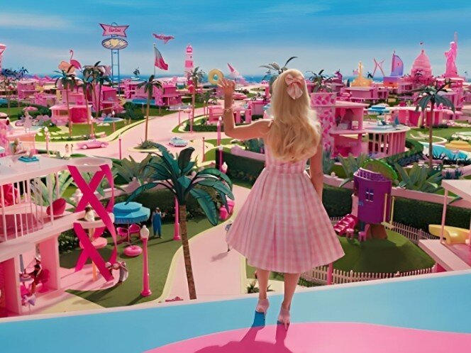 Кадр из фильма «Барби», 2023 год, режиссер Грета Гервиг