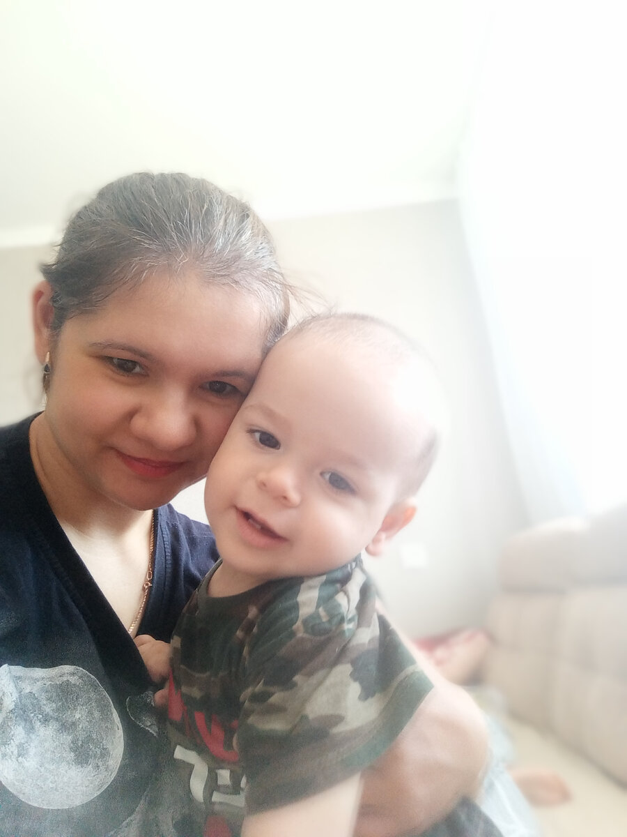 Обнимашки с сыном, смягчает любые проблемы. 🤗