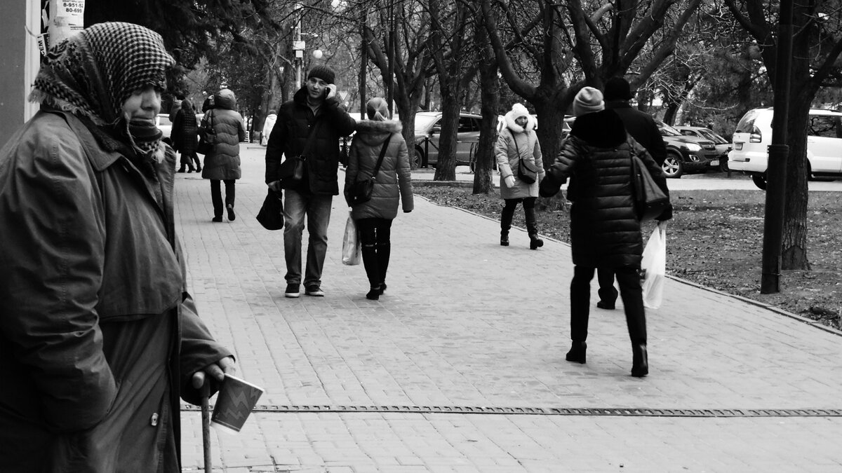     Как пишут казанцы, попрошаек можно заметить рядом с республиканским клиническим онкологическим диспансером (РКОД), в Меге и в переходе на улице Шмидта. Соответствующие комментарии появились в Telegram-канале мэрии Казани.