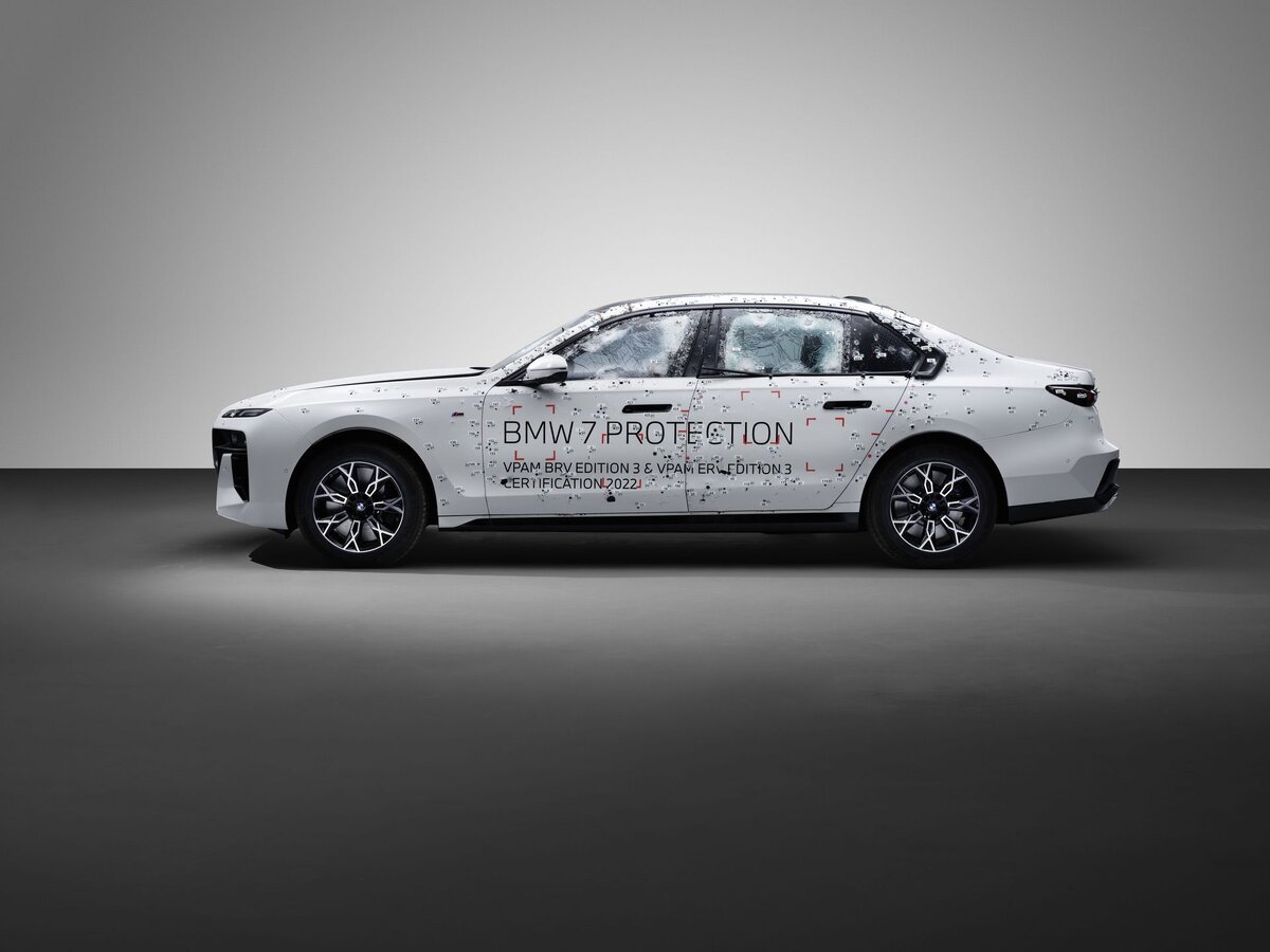 Представлены BMW i7 Protection и BMW 7 Series Protection, которые защитят  от пуль, гранат и дронов-камикадзе | iXBT.com | Дзен