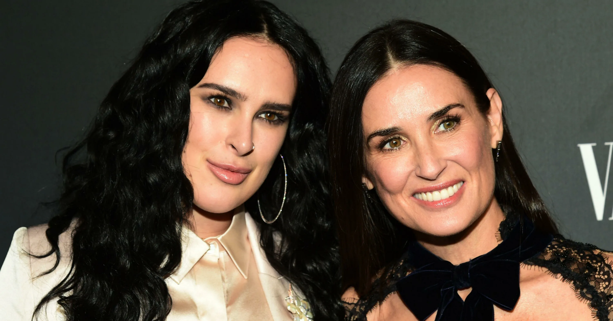 Закономерно ожидать, что красивая женщина произведет на свет идеальных детей. Но природа иногда любит пошутить.-13