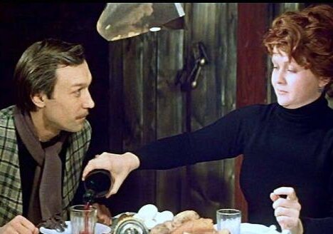 В кадре герои Олега Янковского и Натальи Гундаревой. Прекрасный фильм 