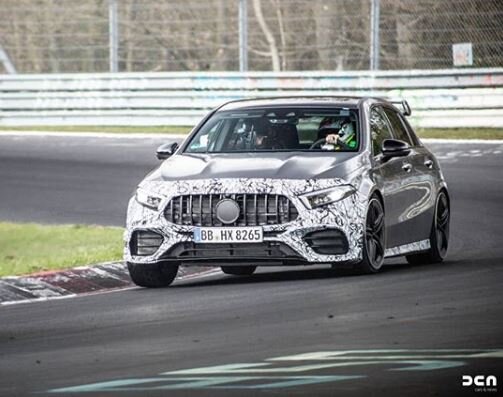 Mercedes AMG A45 (фото autoevolution.com)