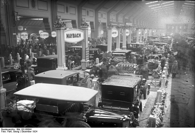 Стенд Maybach на Берлинском автосалоне 1924 года.