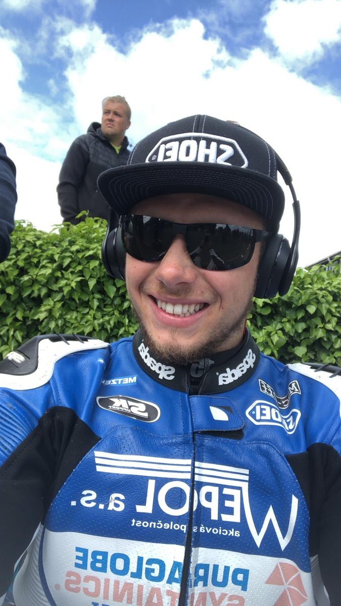 27-летний мотогонщик Дейли Мэтисон погиб во время заезда на TT Isle of Man в Великобритании. Об этом сообщает Motorsport. 
