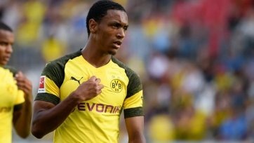 Фото: bvb.deЗащитник дортмундской «Боруссии» Абду Диалло в ближайшее время подпишет пятилетний контракт с «ПСЖ», утверждает L’Equipe. Сумма сделки составит 32 миллиона евро.
