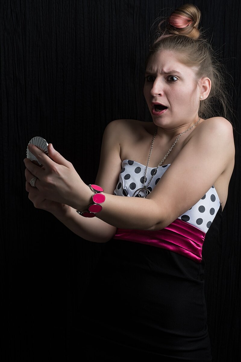 Все это начинается тогда, когда вы первый раз начинаете замечать в себе то, о чем говорят другие люди. 