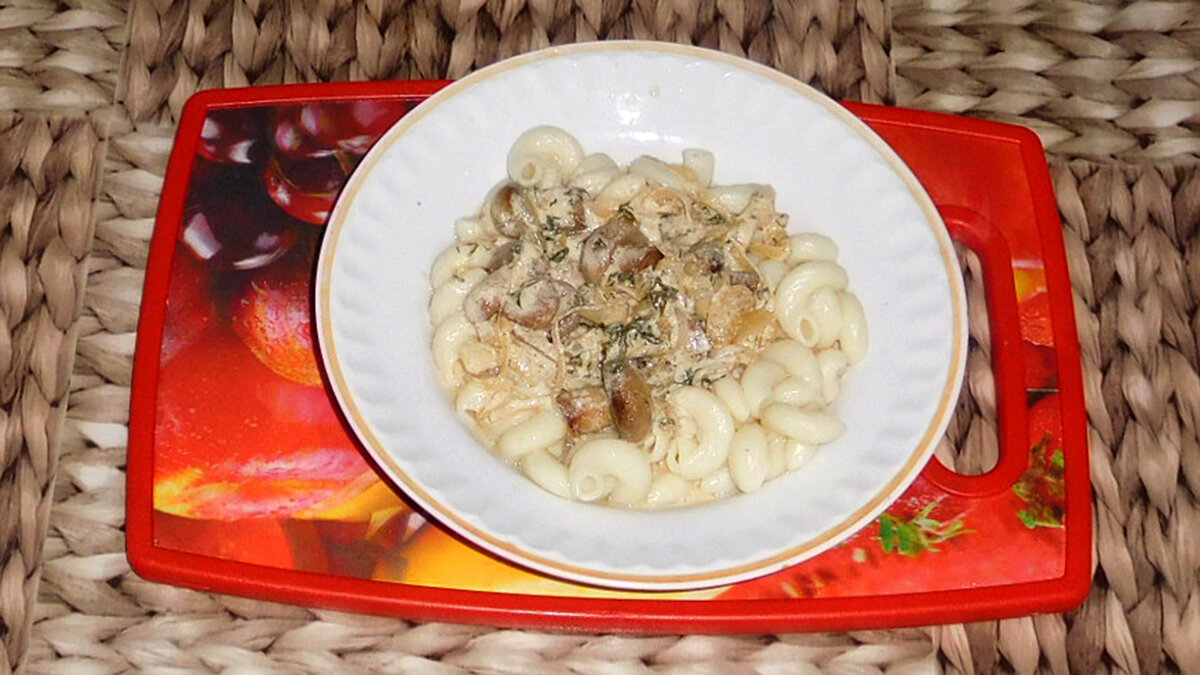 Шампиньоны со сметаной и соевым соусом