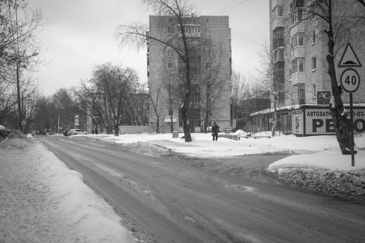 1. 2019 год. Вид от ул. Патриса Лумумбы на Крупскую. Справа дом Патриса Лумумбы 13. Дом Патриса Лумумбы 5 еще на построен