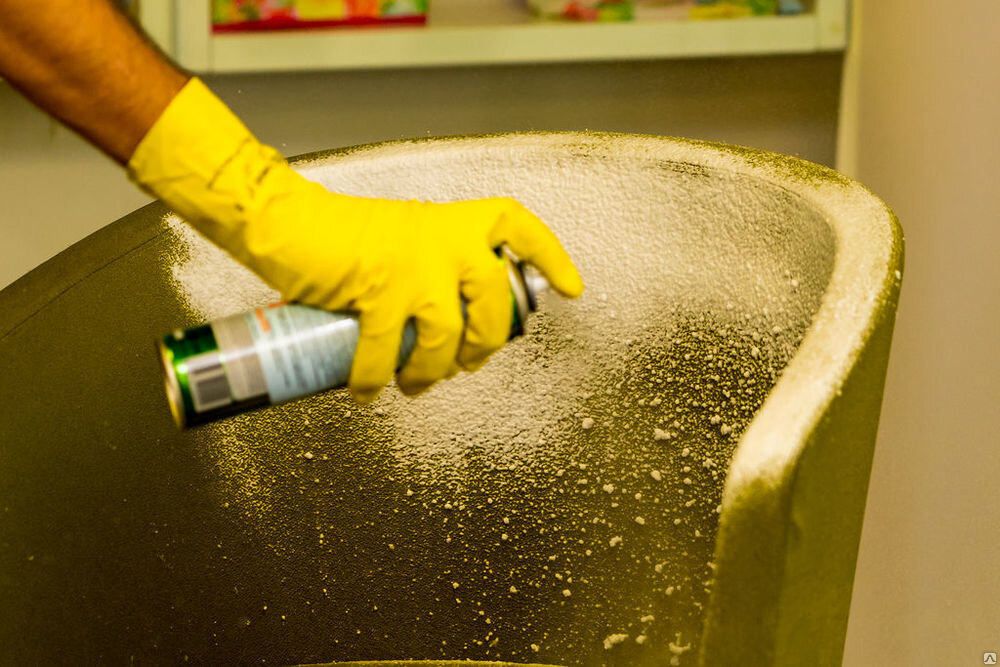 Очищение кресла бытовой химией