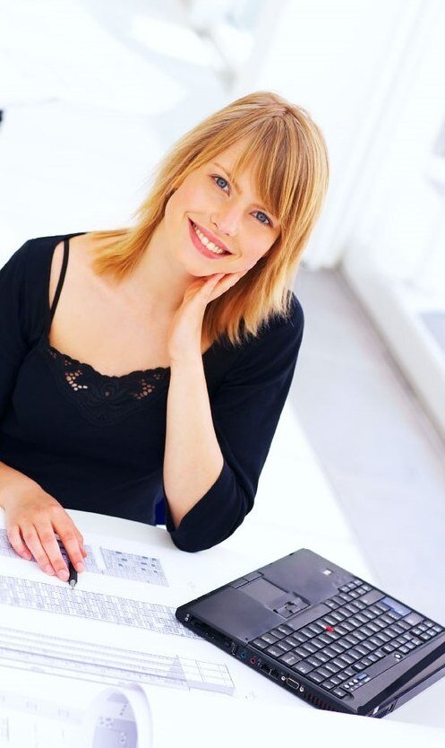 Судебный пристав Наташа. Она ещё совсем новичок