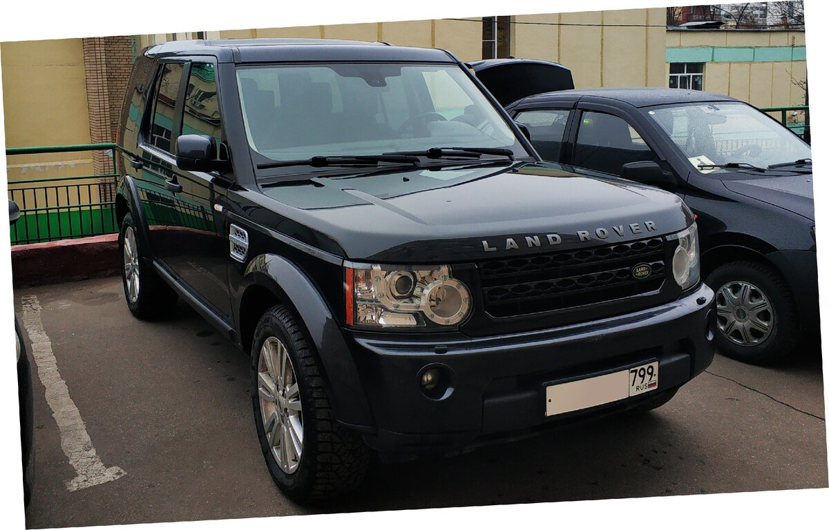 Офф-топ - покрасил решетку в черный цвет. Родная была серебристая и уже облезала. Так мне нравится намного больше