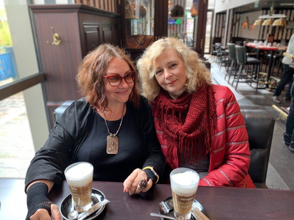 Очень душевно проводить беседы за чашечкой капучино